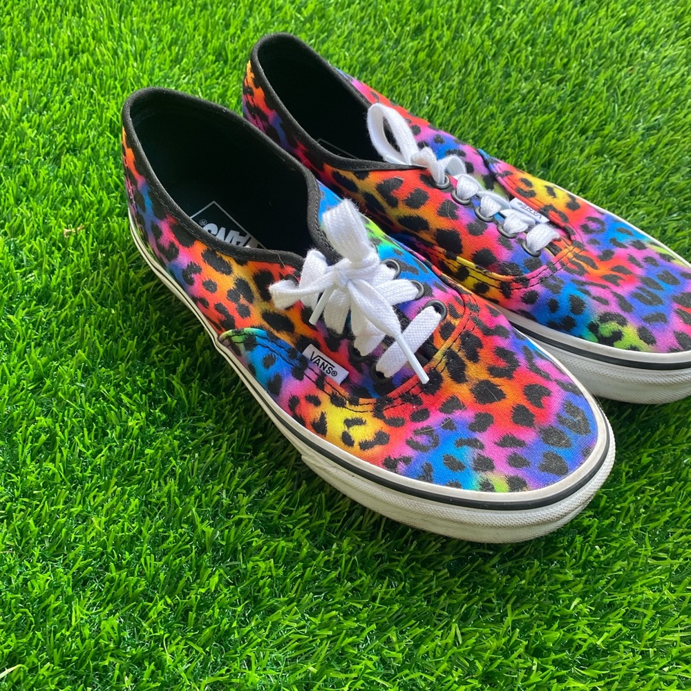 Never worn rainbow leopard Vans, perfect condition. Size womens 9, men’s 7.5.